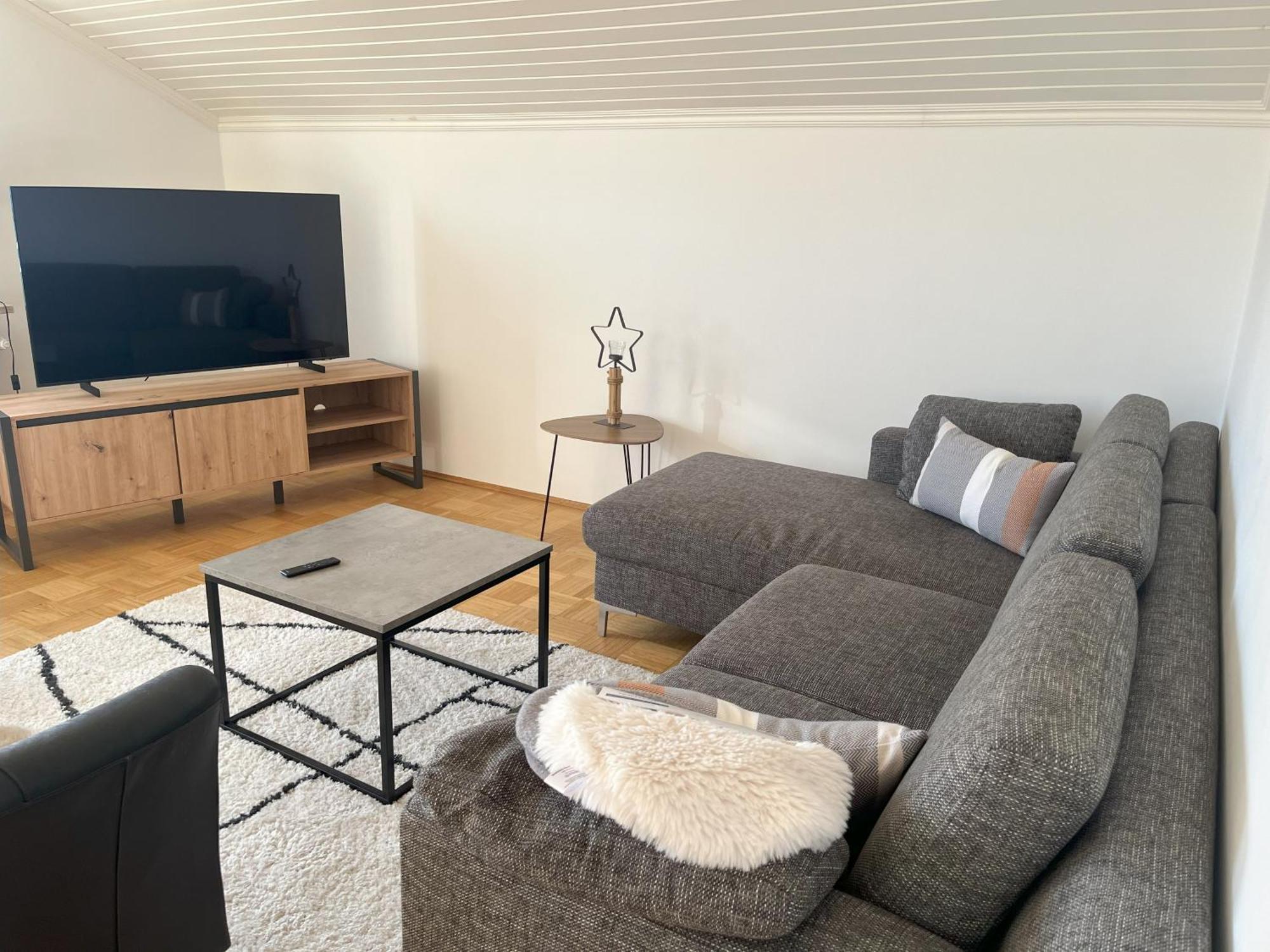 Helle, Ruhige Ferienwohnung Mit Balkon Bad Tolz Bagian luar foto